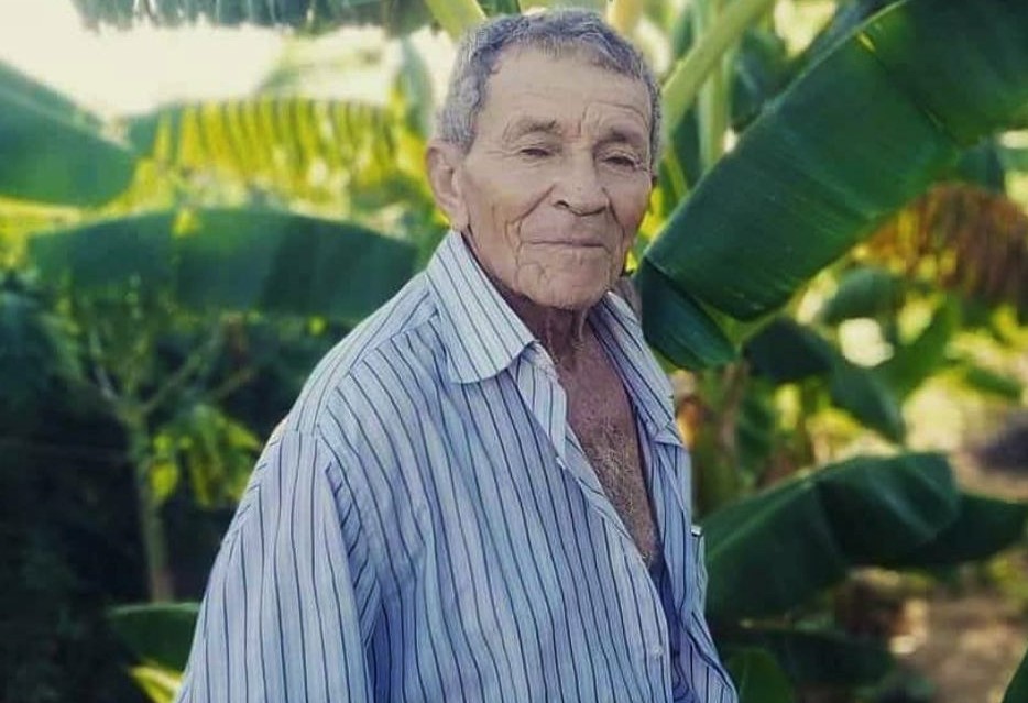 Aprovado PL da verª Adelúcia Cléa que denomina o cemitério municipal de Francisco Izidoro, "Seu Assis", ele que trabalhou 44 anos no local