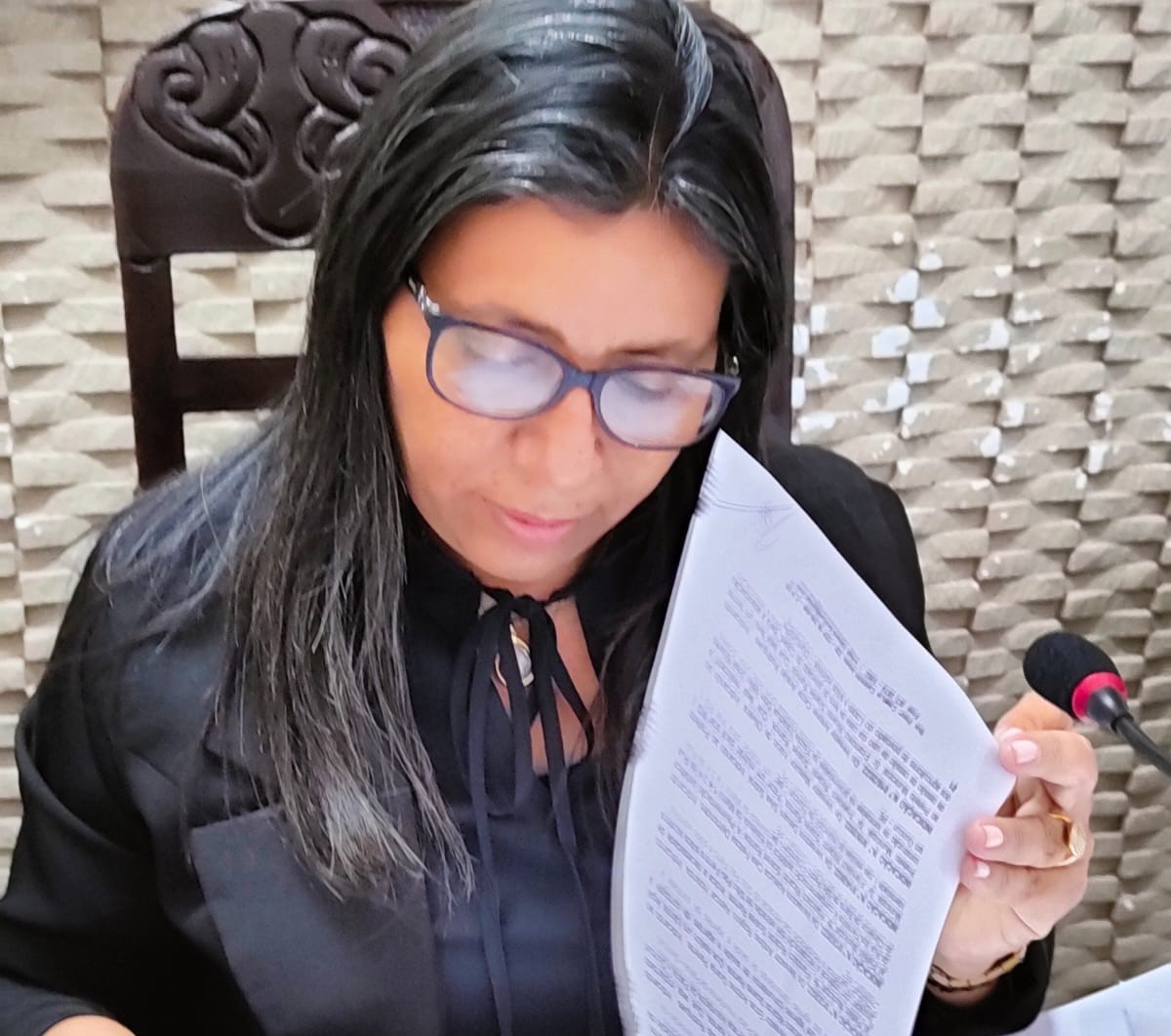 Vereadora Delvânia Sobral propõe ao governo realização de mutirões para emitir o 1º RG gratuitamente para os alunos