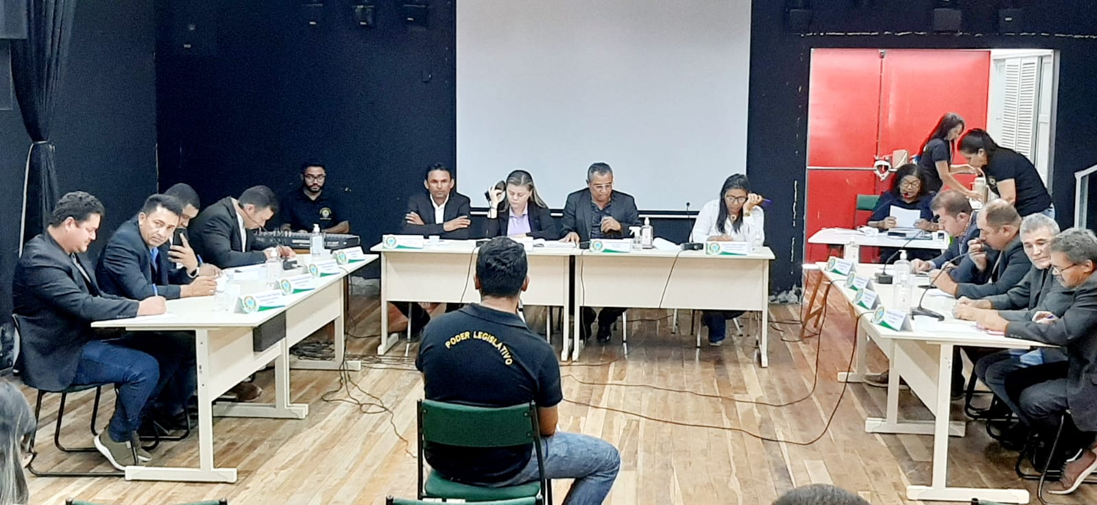 Câmara de Vereadores aprova indicações para abastecimento de água, calçamento e iluminação pública