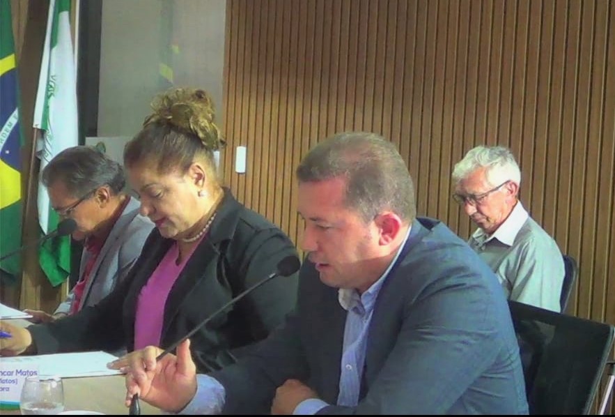 Cezar de Preto pede recuperação de estradas com urgência e destaca recuperação da Avenida Fernando Bezerra