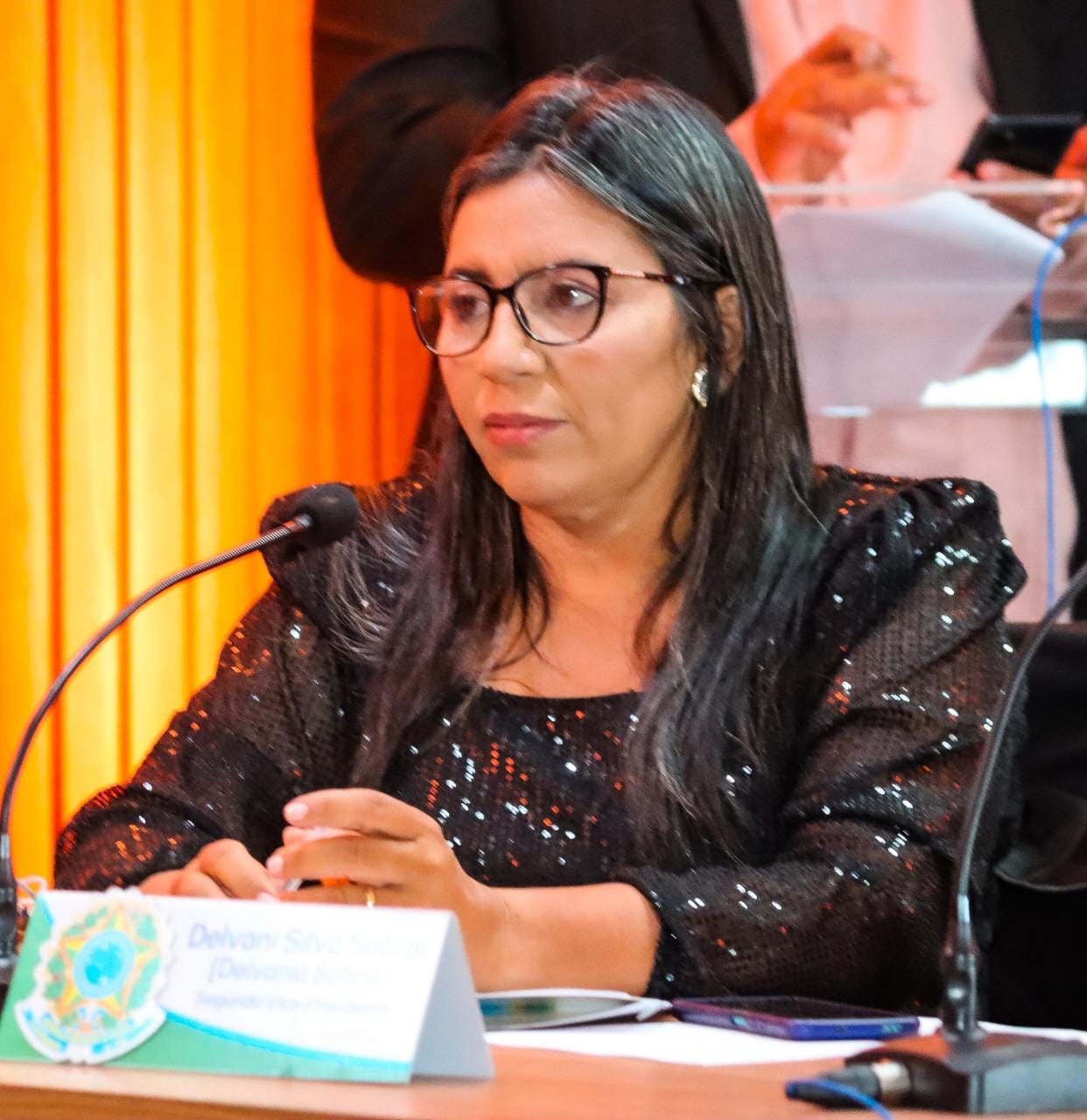 Vereadora Delvânia Sobral cobra climatização e informatização em alguns setores da saúde