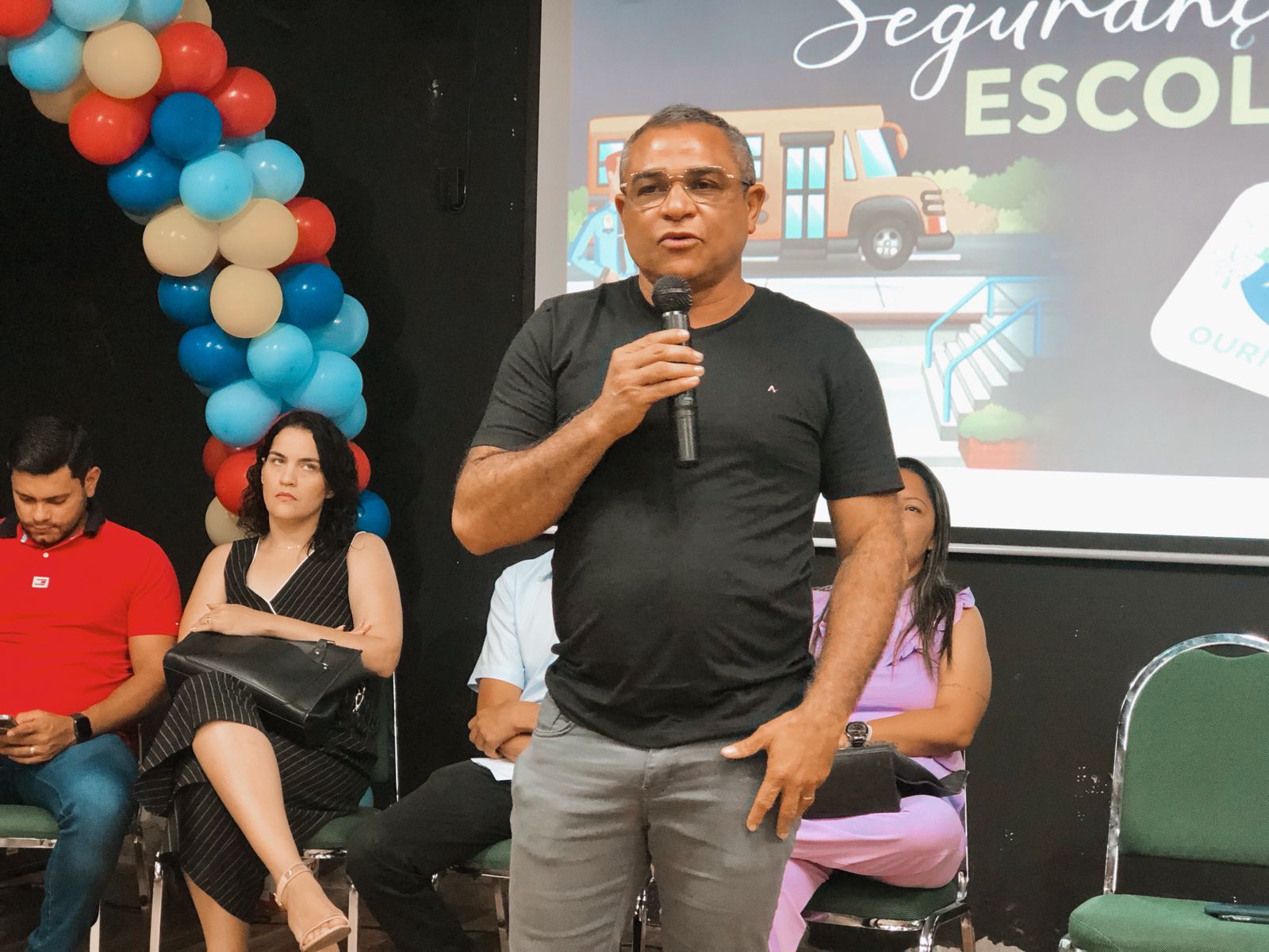 Câmara e Prefeitura realizem reunião integrada para falar sobre segurança escolar