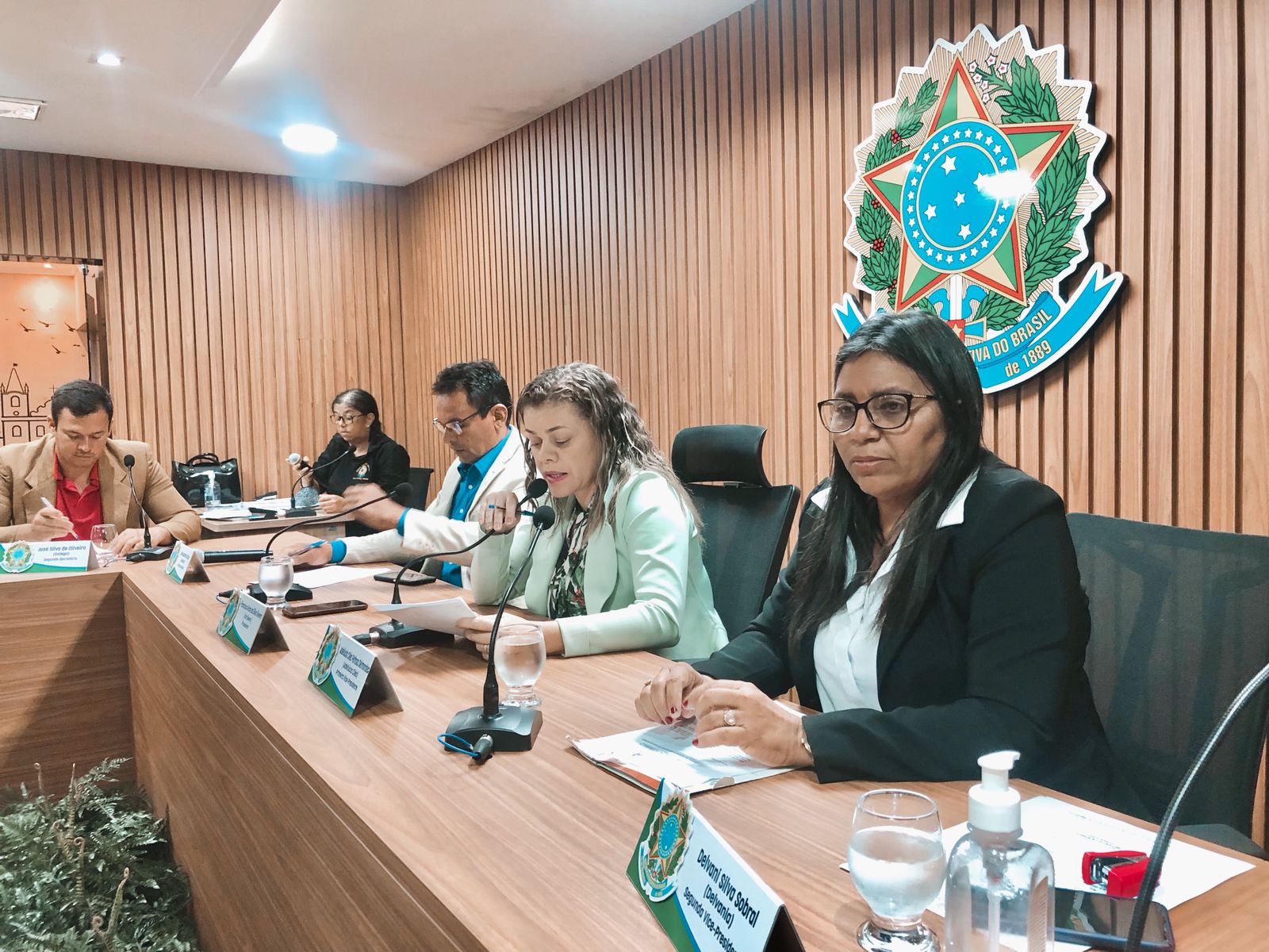 Vereadores aprovam indicações para programa de segurança nas escolas e contratação de médicos