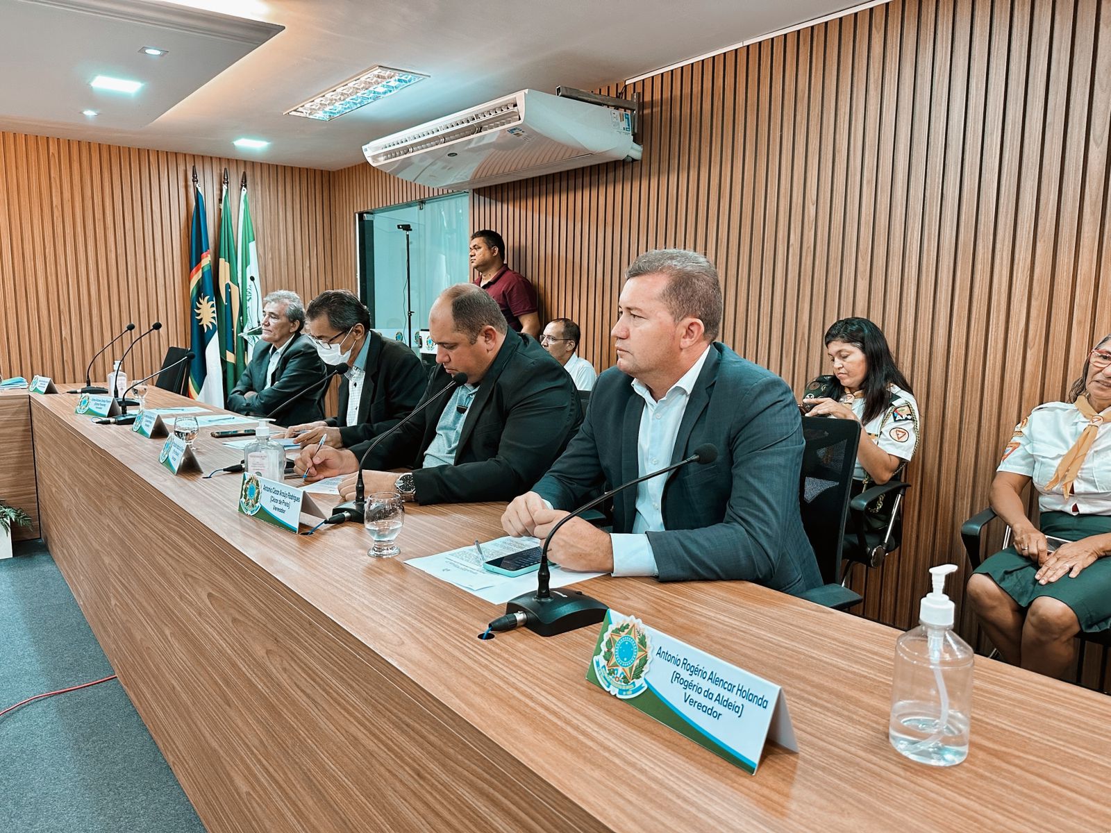 Requerimentos são aprovados pedindo informações ao executivo municipal