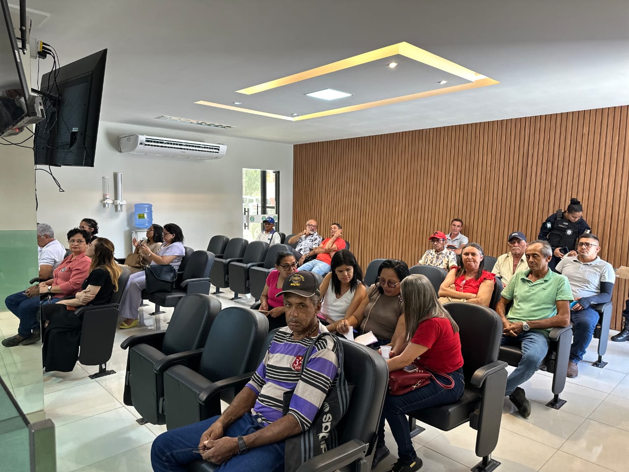 População apresenta sugestões para a LOA 2026 e o PPA 2026/2029 em audiência pública na Câmara de Vereadores de Ouricuri